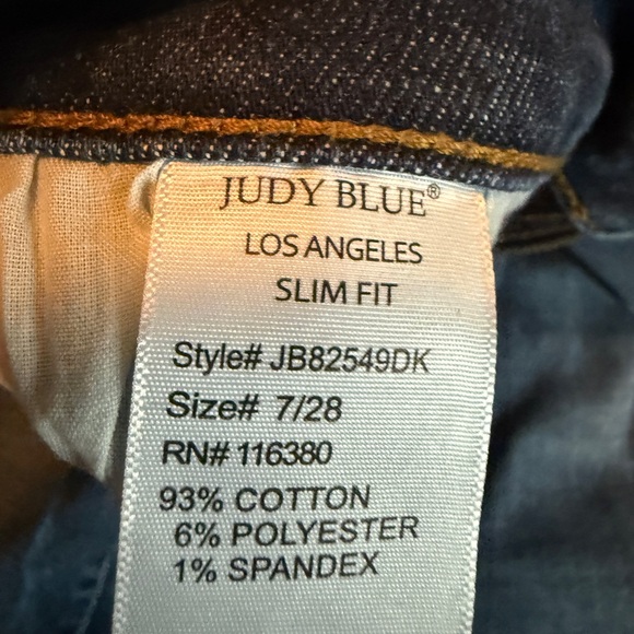 Judy Blue Slim Fit 7/28 Jeans - Picture 3 of 5